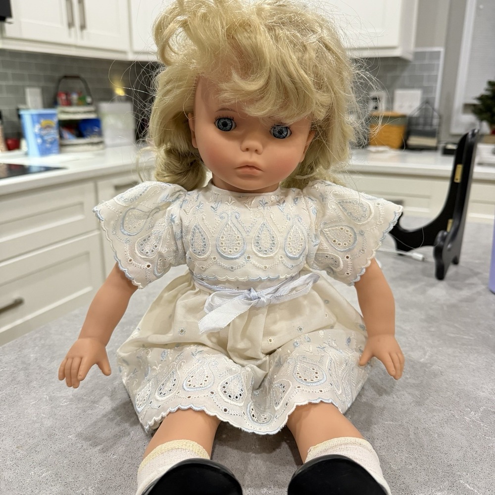 Vintage LISSI Doll 18" Vinyl & Cloth 126